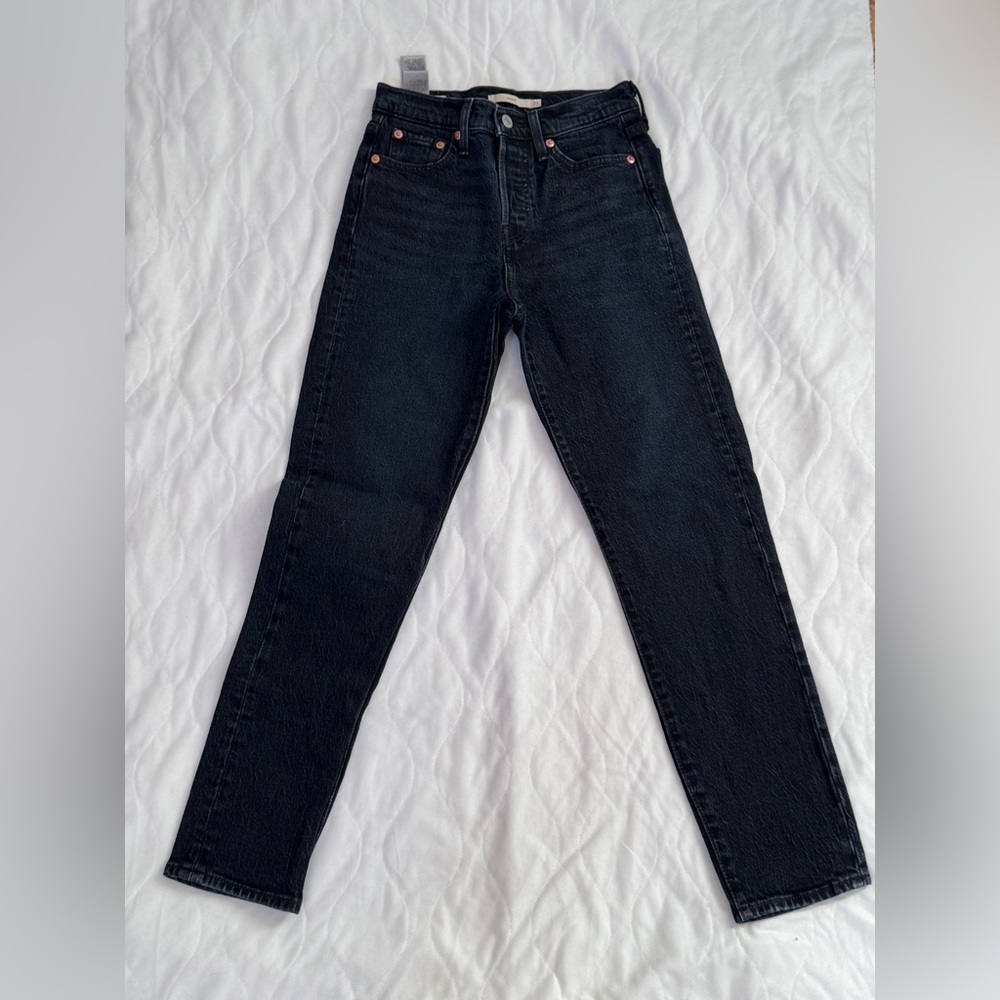 Levi’s Wedgie Fit High Rise Jeans Dark Wash Indigo Size 23 NWOT